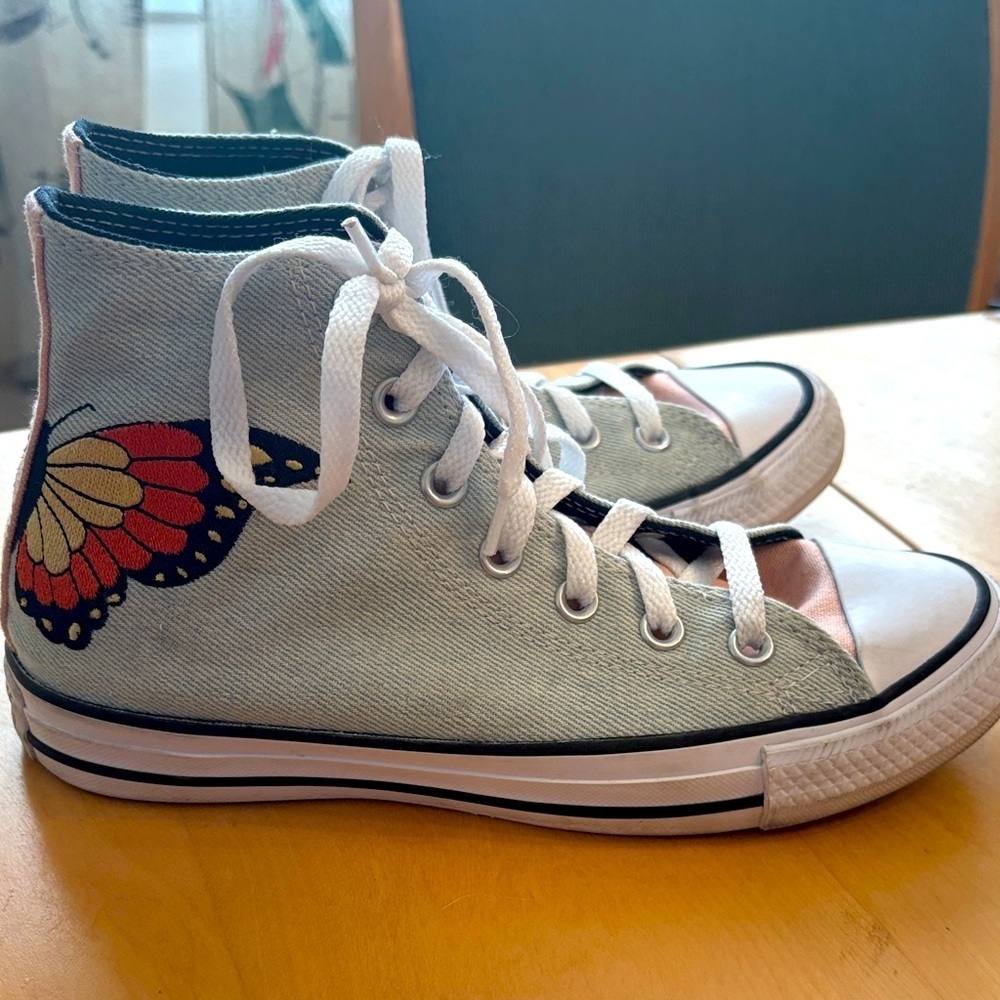 Converse Chuck Taylor High-Top Sneakers w/ Embroidered Butterfly Design. Size 7